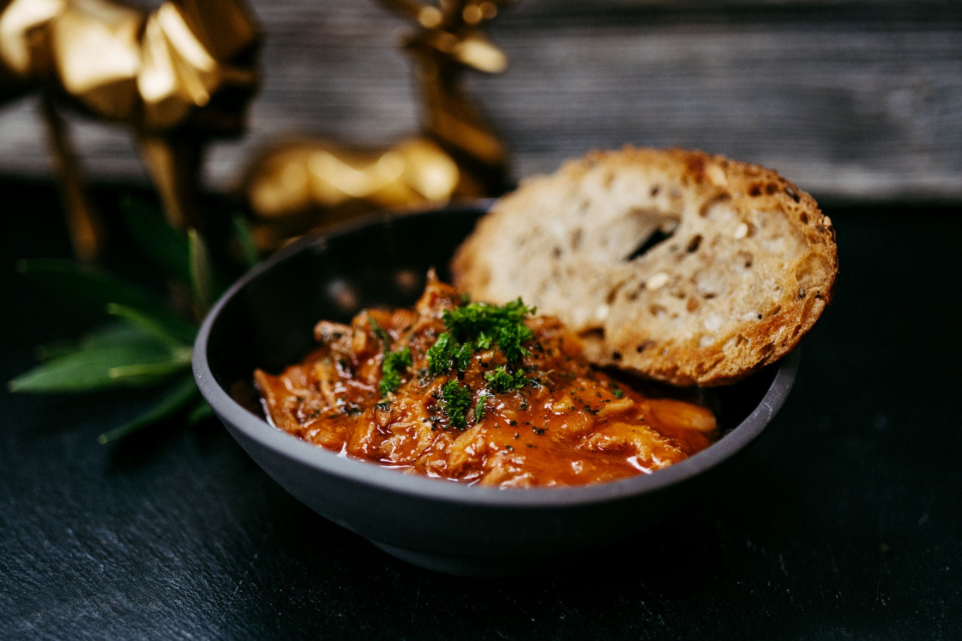 Saure Kutteln angerichtet in einer Schale