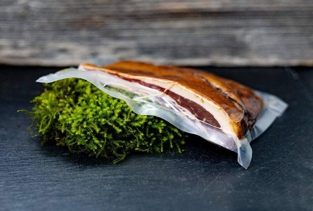 Gerauchter Wildschweinbauch