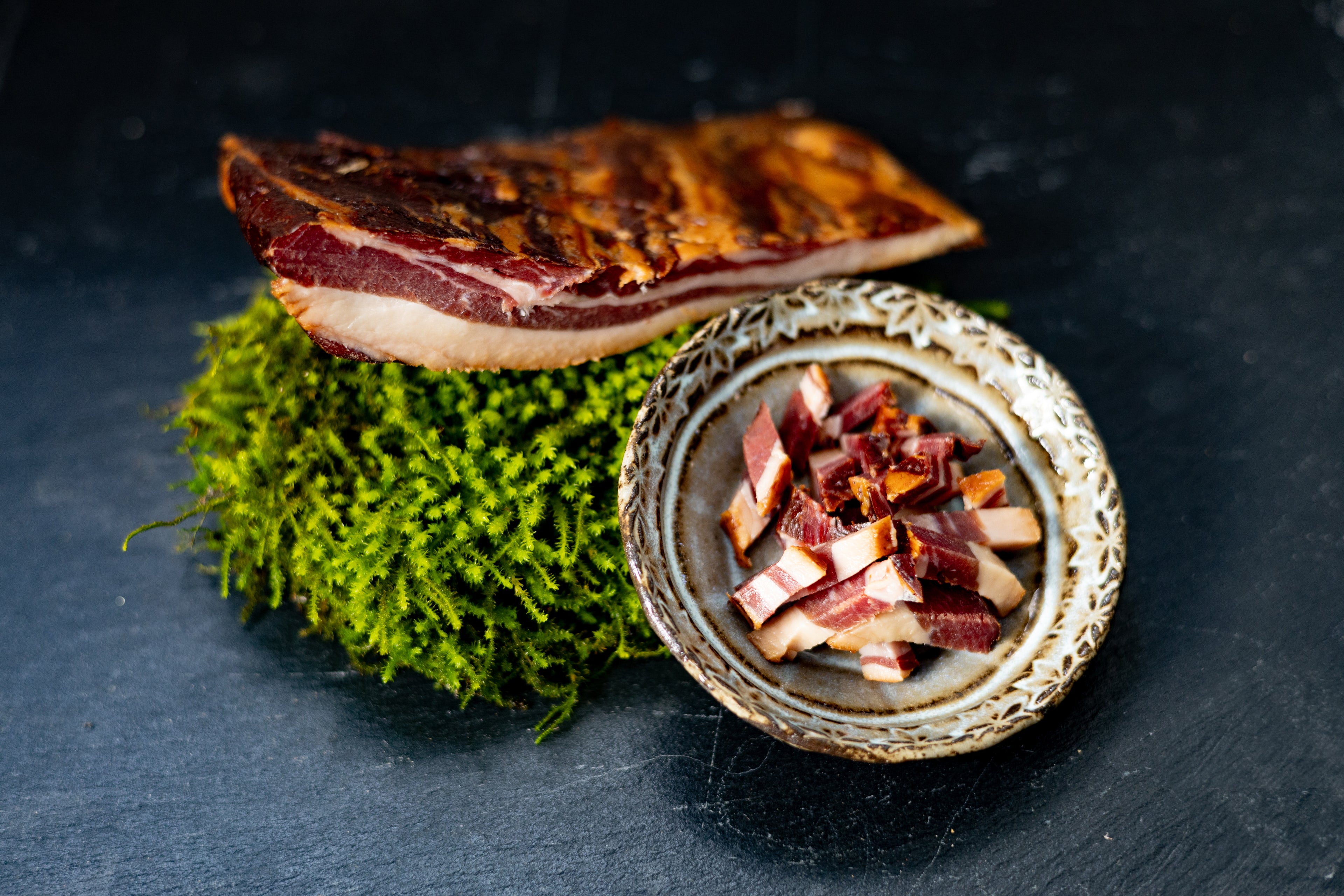 Wildschweinbauch geräuchert